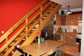 Отель Sunny Two-story Apartment Kyje  Прага